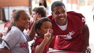 kids meeting athletes